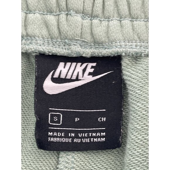 Nike‎ NSW Fleece Tech Shorts Green Women S Standard Fit Roll Up Pockets DN4956 - Picture 10 of 13